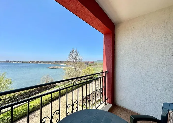 Apartment Sea View - Aheloy Rawda